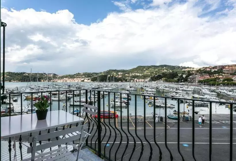 Majatalo Al Molo Sea View Rooms