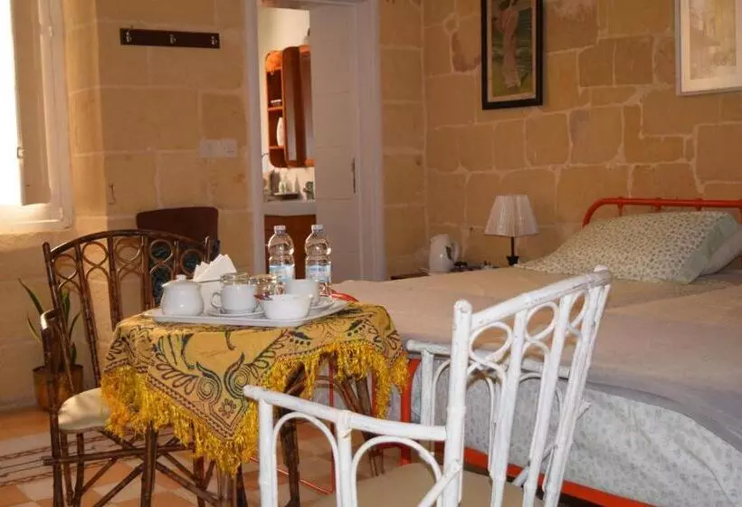 پانسیون Maria Townhouse Heart Of Victoria B&b