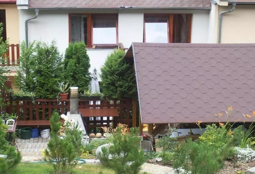 Majatalo Penzion Havaj