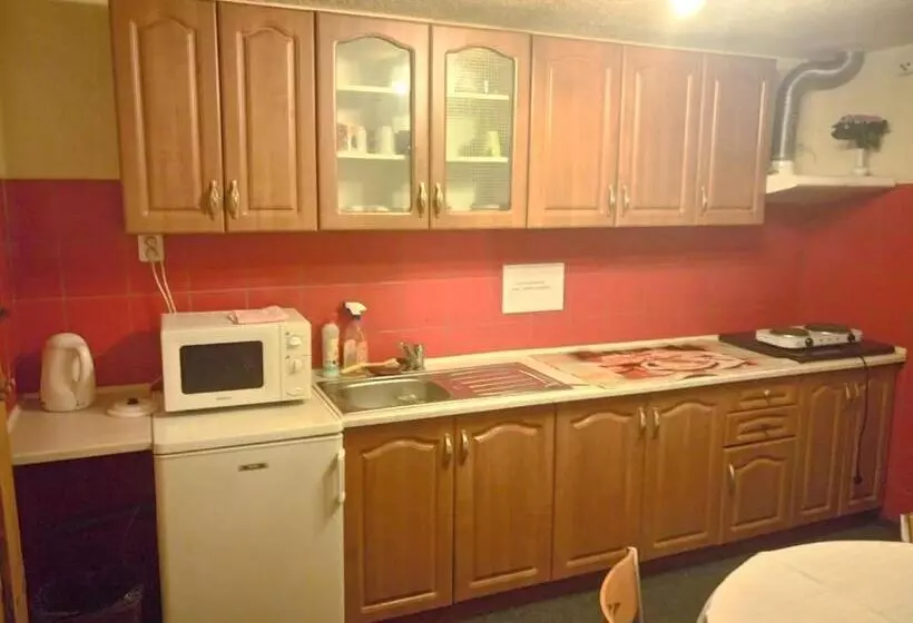 Majatalo Penzion Havaj