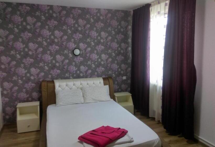 بنسيون Randevu