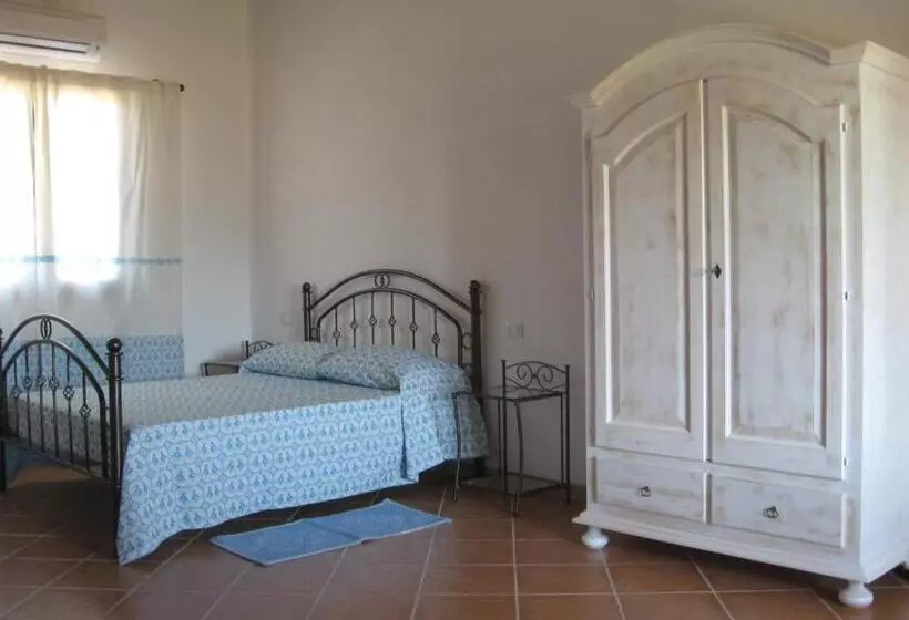 ベッドアンドブレックファースト Agriturismo Is Solinas