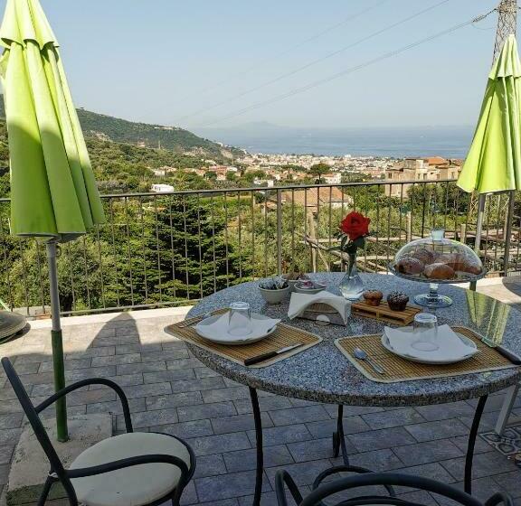 تختخواب و صبحانه L Angolo Di Campagna