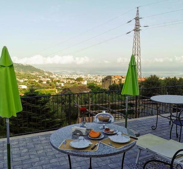 تختخواب و صبحانه L Angolo Di Campagna