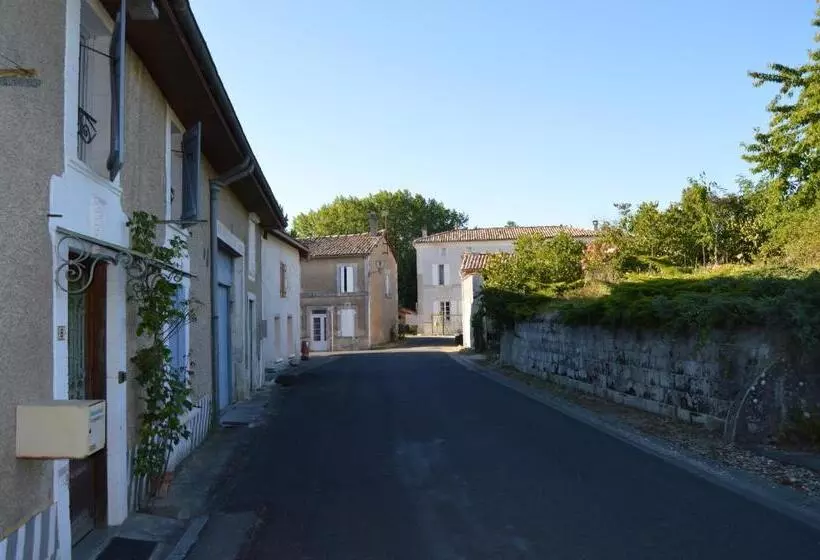 Aamiaismajoitus (B&B) La Vieille Distillerie