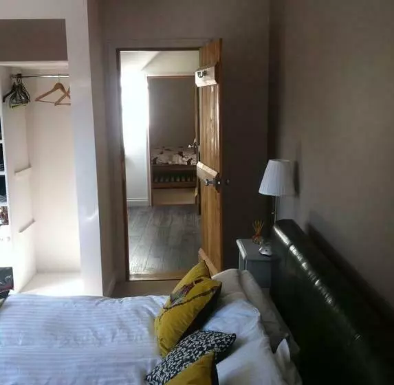 East Dunster Deer Farm B&b