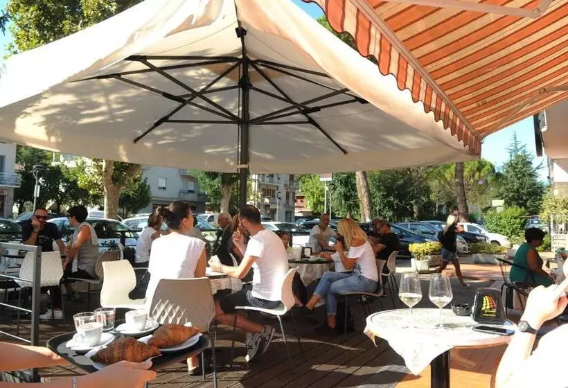 Hotelli Albergo Ester