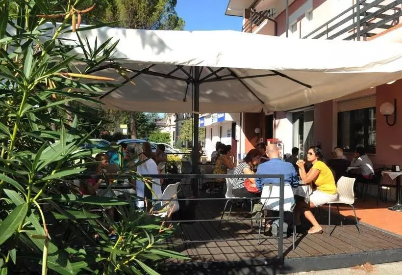 Hotelli Albergo Ester