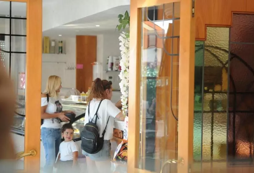 Hotelli Albergo Ester