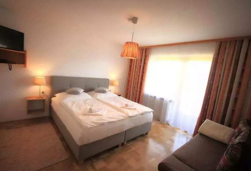 Hotel Pension Eichenhof