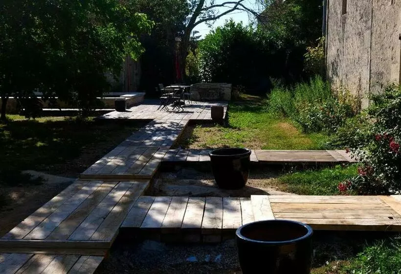 Majatalo Le Clos Des Abeilles