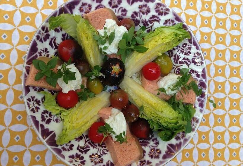 Пансион Le Gratin Mondain