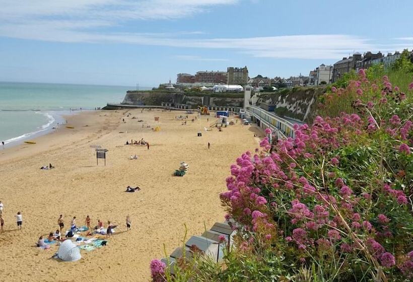 Пансион The Guest House Broadstairs