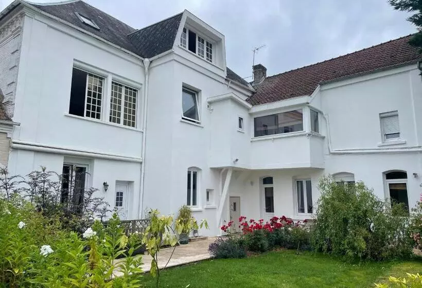 Aamiaismajoitus (B&B) Au Bois Dormant