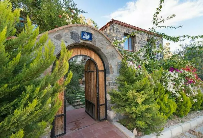 Aamiaismajoitus (B&B) Karaburun Bahçe