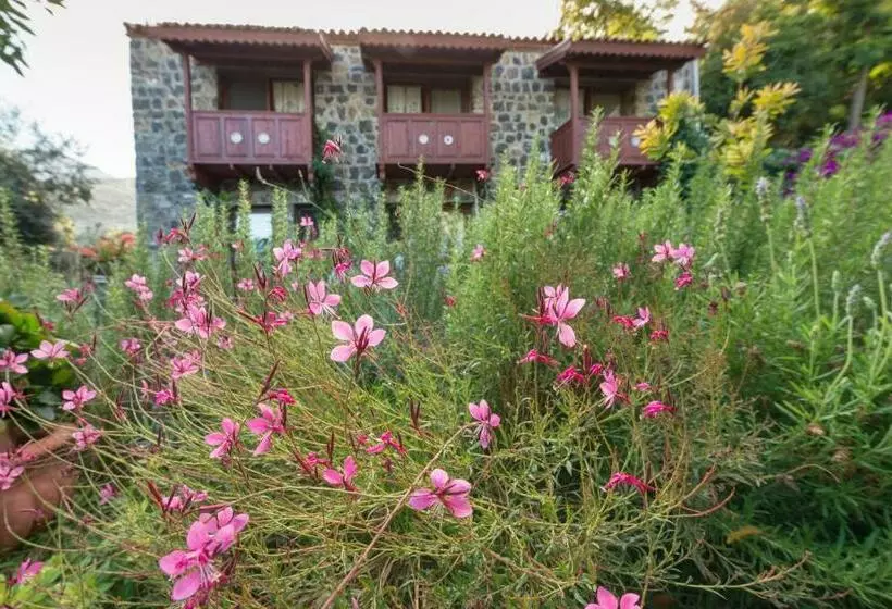 Aamiaismajoitus (B&B) Karaburun Bahçe