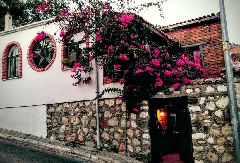 Aamiaismajoitus (B&B) Karaburun Bahçe