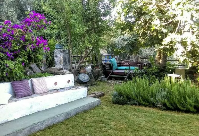 Aamiaismajoitus (B&B) Karaburun Bahçe