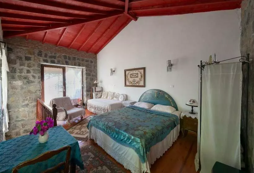Aamiaismajoitus (B&B) Karaburun Bahçe