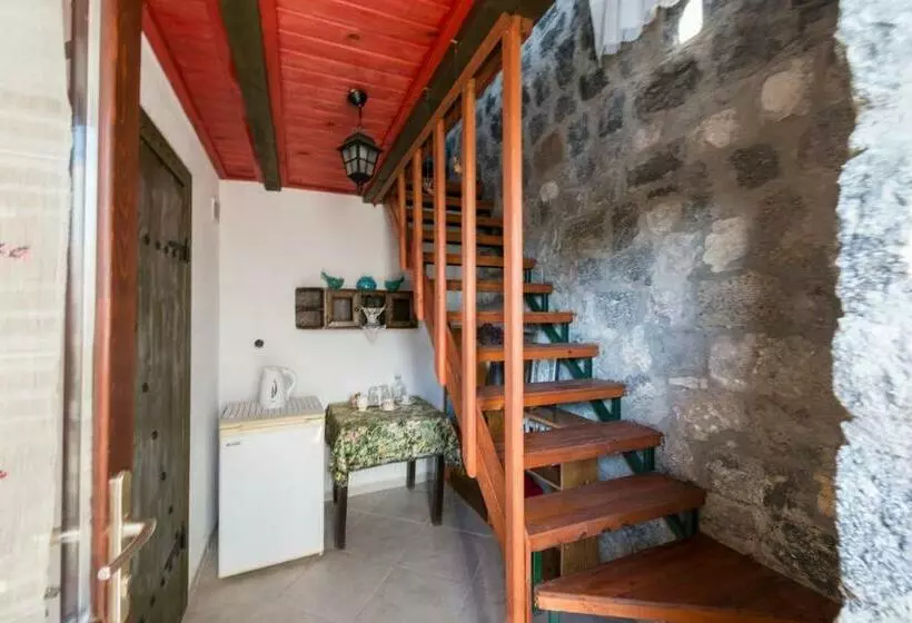 Aamiaismajoitus (B&B) Karaburun Bahçe
