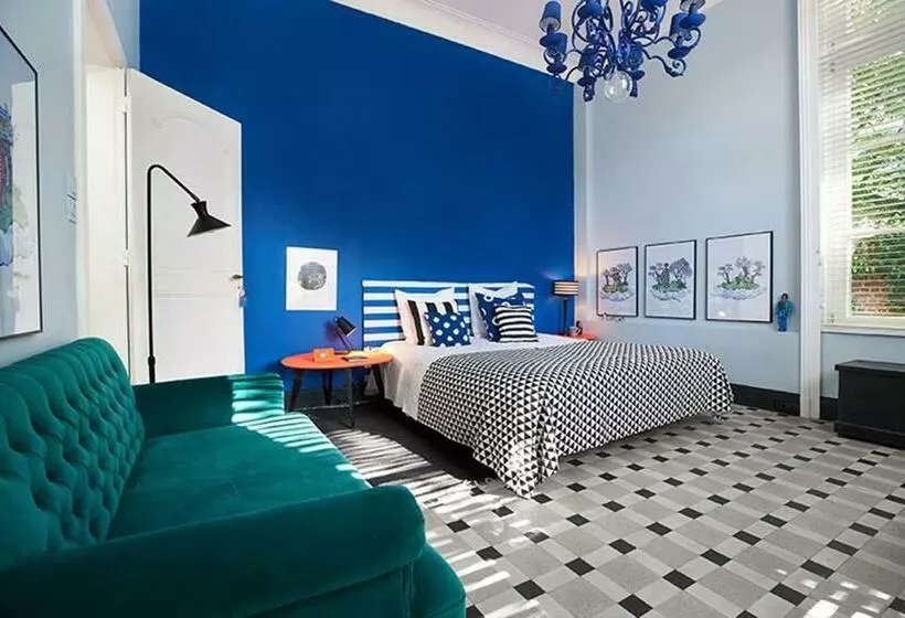 ベッドアンドブレックファースト Queen Christine