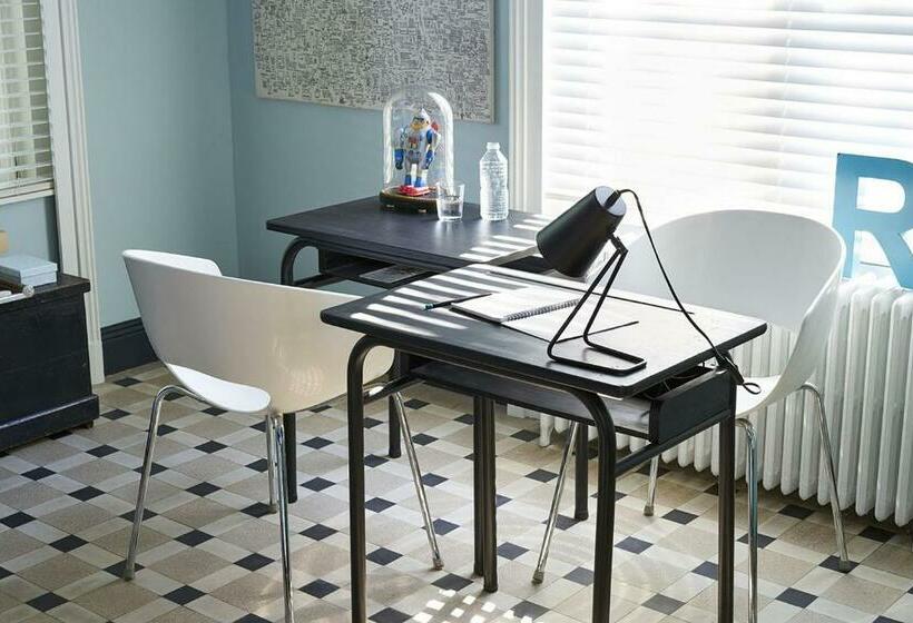 ベッドアンドブレックファースト Queen Christine