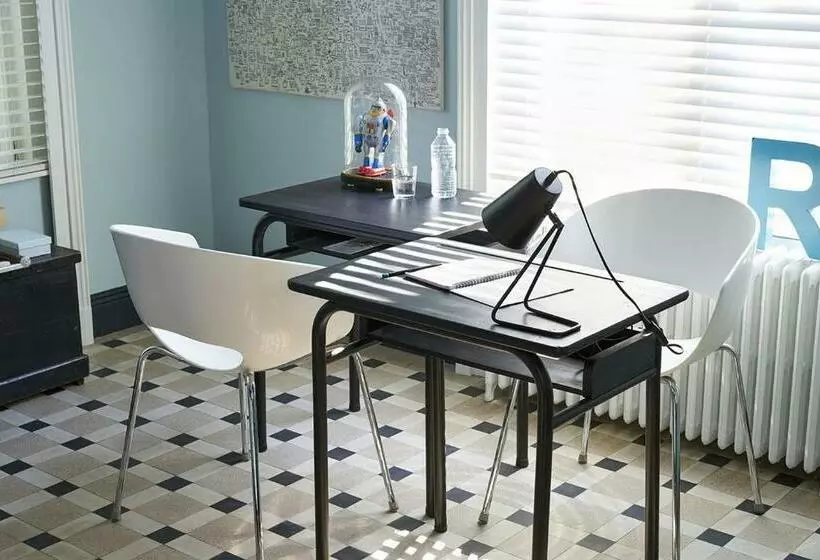 ベッドアンドブレックファースト Queen Christine