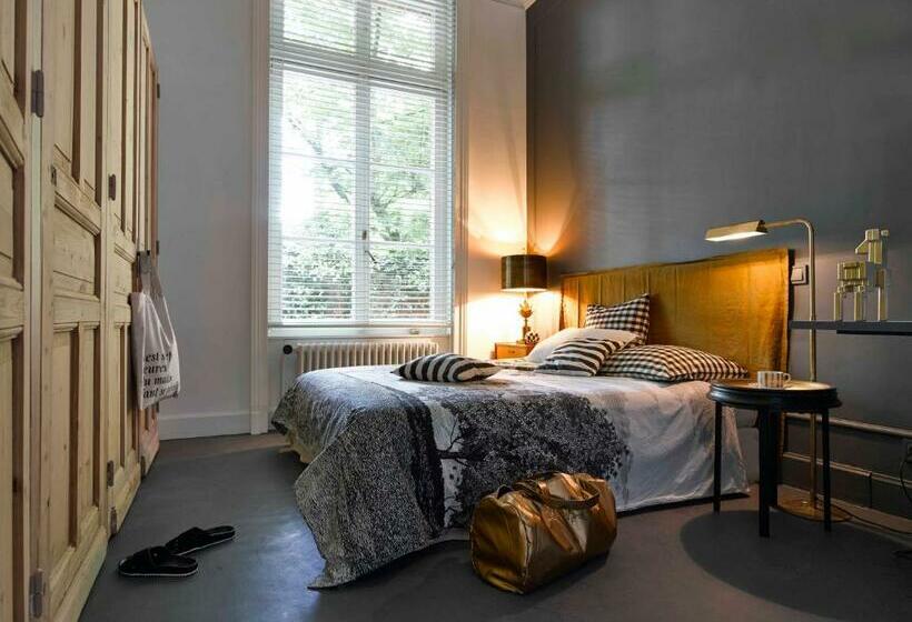 ベッドアンドブレックファースト Queen Christine