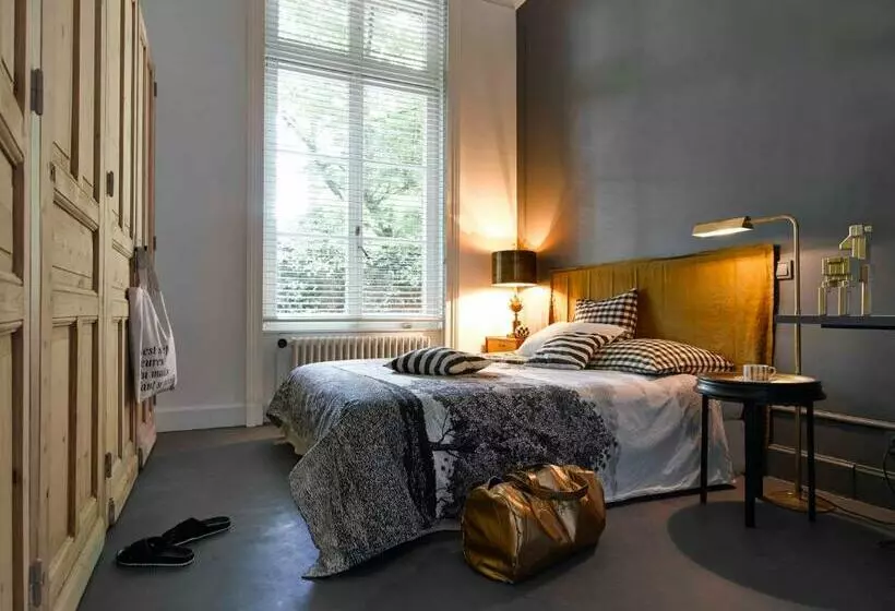 ベッドアンドブレックファースト Queen Christine