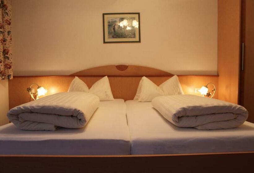 ペンション Haus Roman Falch