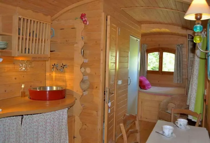 Majatalo La Roulotte Chic Et Boheme