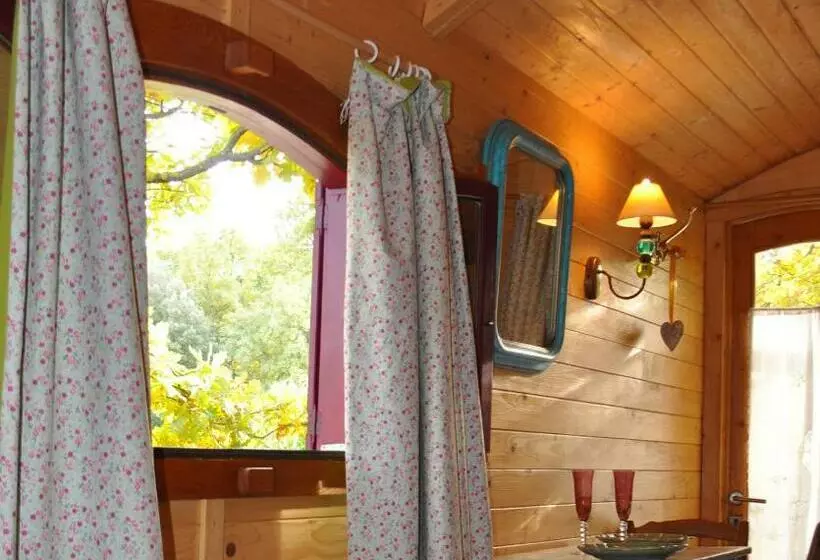 Majatalo La Roulotte Chic Et Boheme
