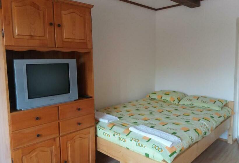 بنسيون Maksai Vendégház