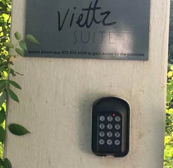 ペンション Viettz Suite