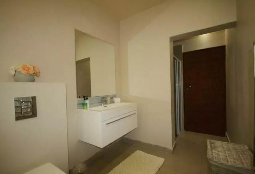 ペンション Viettz Suite