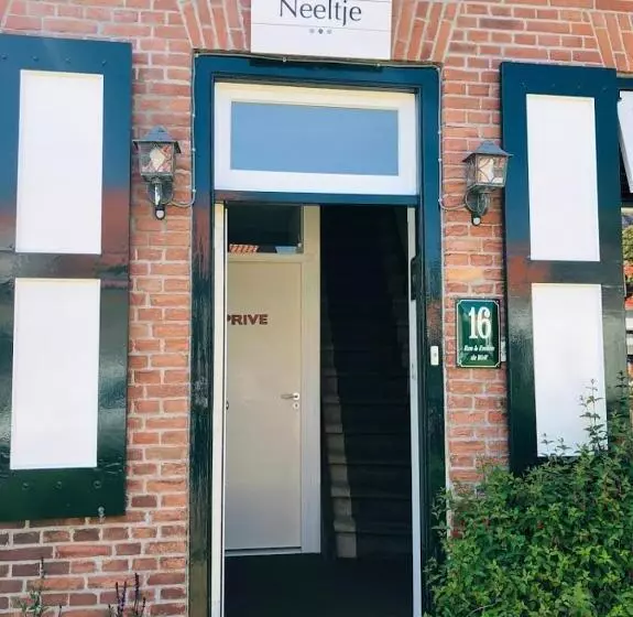 Aamiaismajoitus (B&B) Gastenverblijf Neeltje