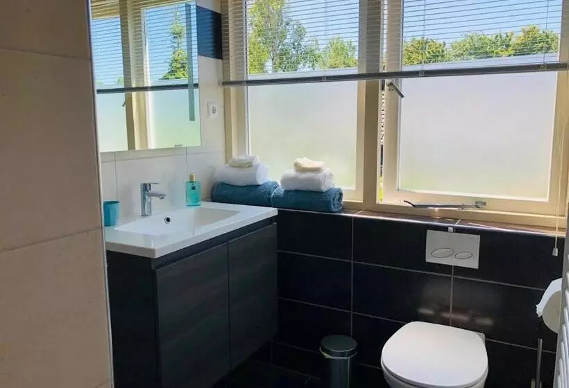 Aamiaismajoitus (B&B) Gastenverblijf Neeltje