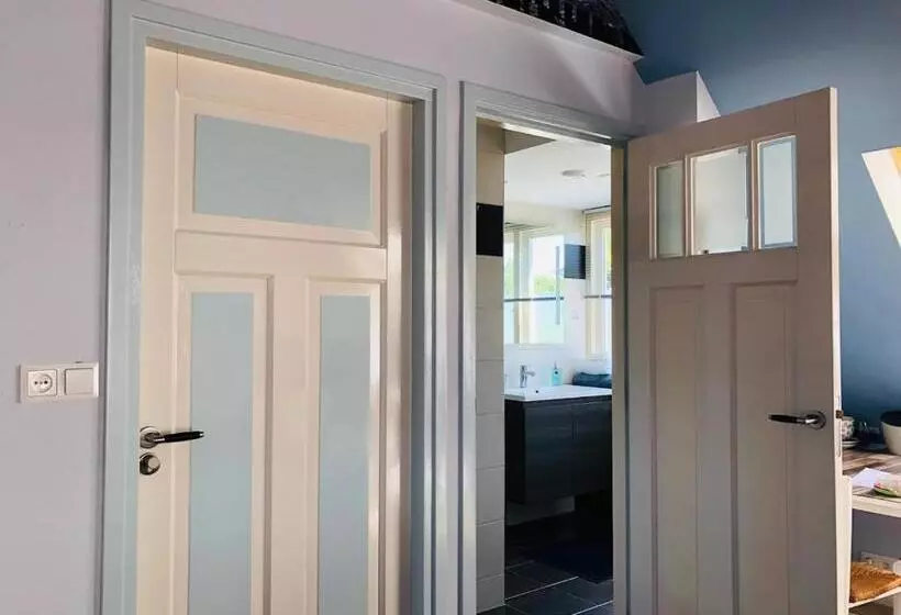 Aamiaismajoitus (B&B) Gastenverblijf Neeltje