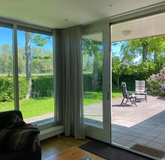 Aamiaismajoitus (B&B) Gastenverblijf Neeltje