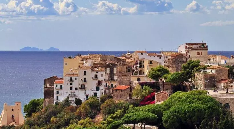 Aamiaismajoitus (B&B) Malakiri