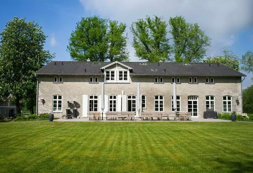 Hotelli Herrenhaus Gut Neuruppersdorf