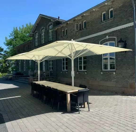 Hotelli Herrenhaus Gut Neuruppersdorf