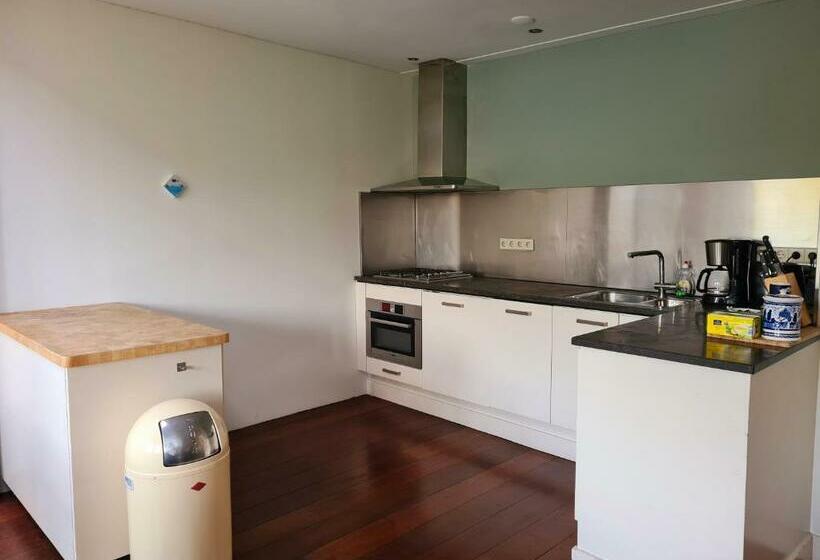 Marnix Top: 8p Near Leidsche