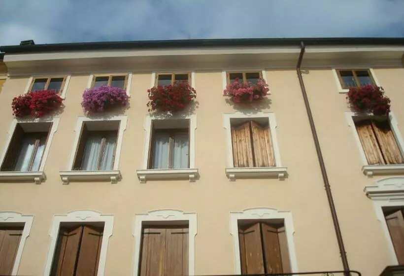 Majatalo Cristina House