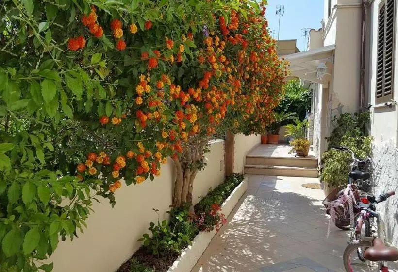 ペンション Quattro Stelle Al Porto Guest House