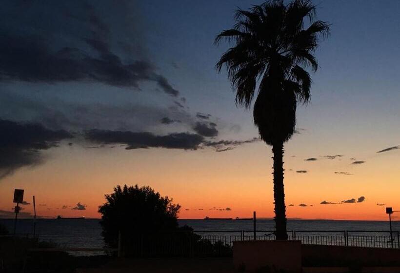 펜션 Quattro Stelle Al Porto Guest House