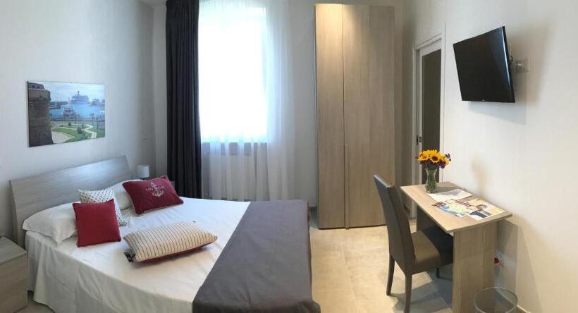 펜션 Quattro Stelle Al Porto Guest House