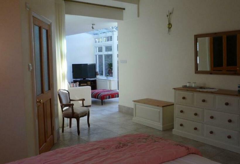 Strathmore Bed & Breakfast