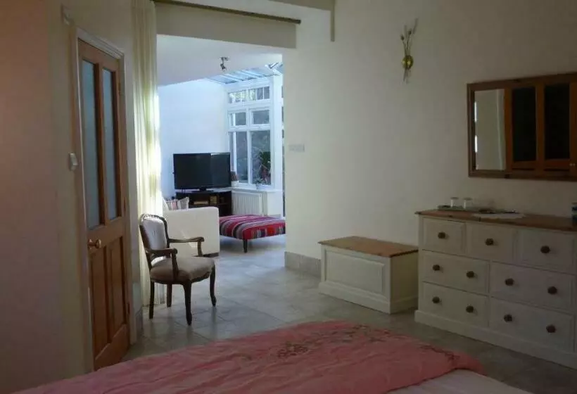 Strathmore Bed & Breakfast