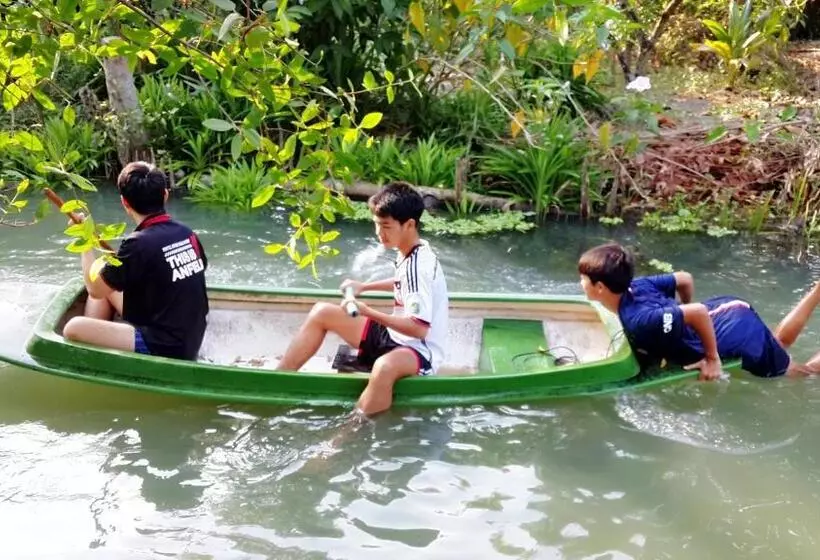Baansuan Lychee Maeklong Resort Ampawa